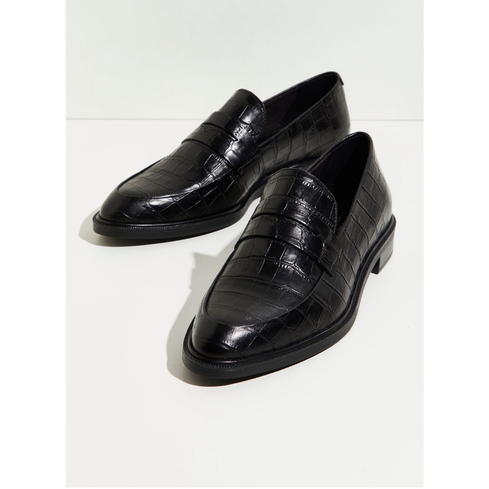Vagabond Black Croc-Embossed Loafers